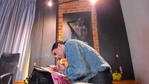 SinnaDark online show from 8, 4, 2026