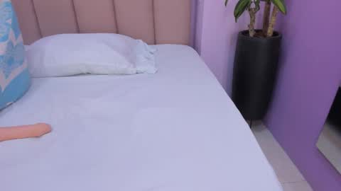 sienna_mg12 online show from 28, 11, 2025