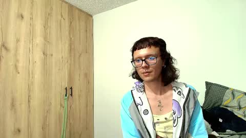 Sienna Morales online show from 9, 4, 2026