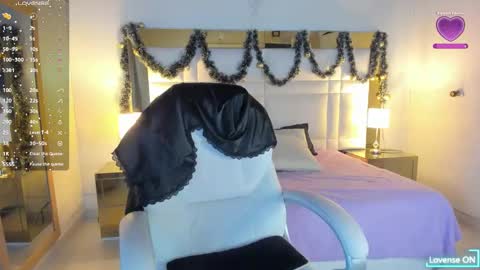 Sienna  online show from 19, 12, 2025