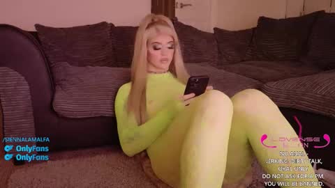 Sienna La Malfa online show from 16, 10, 2025