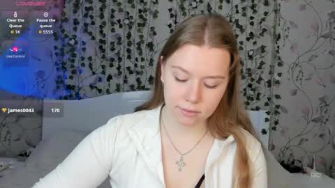 Chloe online show from 25, 11, 2025