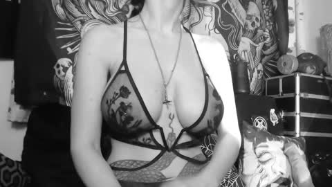 Snapshot of silentmary chatting on 8, 5, 2026 Allmylinkssilentmary666 online show from 8, 5, 2026