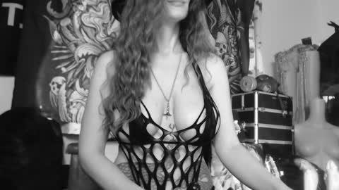 Snapshot of silentmary chatting on 11, 5, 2026 Allmylinkssilentmary666 online show from 11, 5, 2026