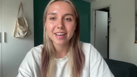 You fav Miss Si online show from 23, 3, 2026