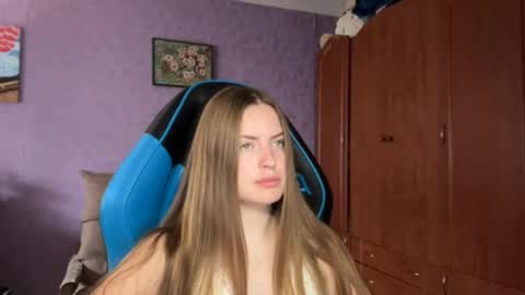 Snapshot of silksinner_ chatting on 20, 5, 2026 Erica online show from 20, 5, 2026