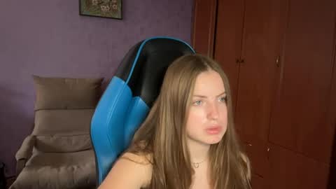 Snapshot of silksinner_ chatting on 8, 6, 2026 Erica online show from 8, 6, 2026