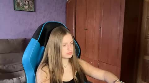 Snapshot of silksinner_ chatting on 6, 7, 2026 Erica online show from 6, 7, 2026