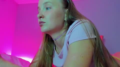 Mila online show from 12, 9, 2025