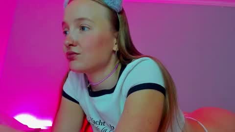 Mila online show from 16, 9, 2025