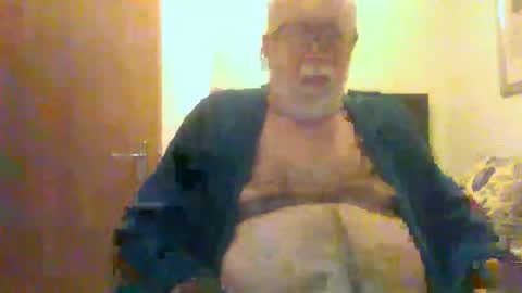 sillyoldman45221063 online show from 4, 4, 2026