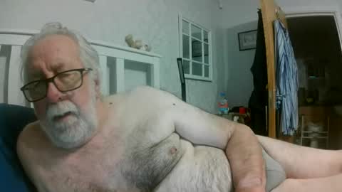 sillyoldman45221063 online show from 24, 7, 2026