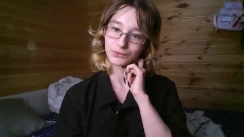 Snapshot of silvadevil chatting on 25, 5, 2026 Kate online show from 25, 5, 2026