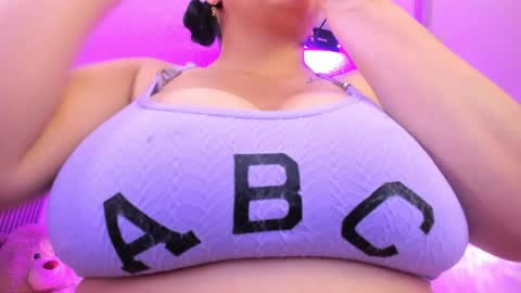 Snapshot of silvana_monroe chatting on 7, 5, 2026 SIlvana online show from 7, 5, 2026