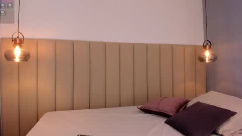 silver_monroe online show from 3, 12, 2025