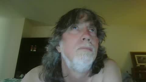 Snapshot of silverfunfox chatting on 24, 4, 2026 silverfunfox online show from 24, 4, 2026