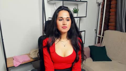 Snapshot of silvertempt chatting on 14, 10, 2025 Syrena online show from 14, 10, 2025