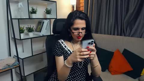 Snapshot of silvertempt chatting on 15, 10, 2025 Syrena online show from 15, 10, 2025
