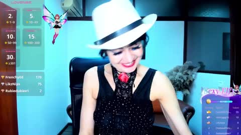 Silvia Wallec online show from 25, 1, 2025