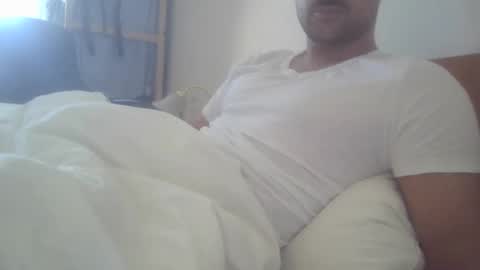 Snapshot of simml98 chatting on 8, 4, 2026 Sam online show from 8, 4, 2026