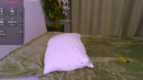 Snapshot of simona_rain chatting on 5, 2, 2025 Simona online show from 5, 2, 2025