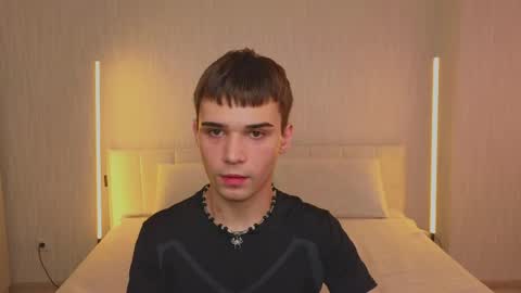 Snapshot of simonboy592 chatting on 25, 5, 2026 Alex online show from 25, 5, 2026