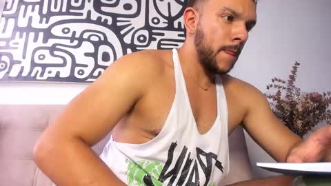 Snapshot of simoncstno chatting on 3, 6, 2026 Simn online show from 3, 6, 2026