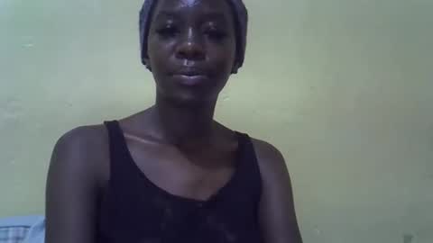 Snapshot of simplyloy33 chatting on 21, 4, 2026 simplyloy33 online show from 21, 4, 2026