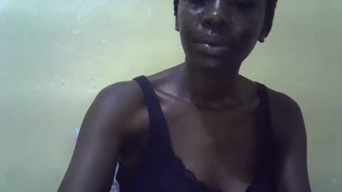 Snapshot of simplyloy33 chatting on 24, 4, 2026 simplyloy33 online show from 24, 4, 2026