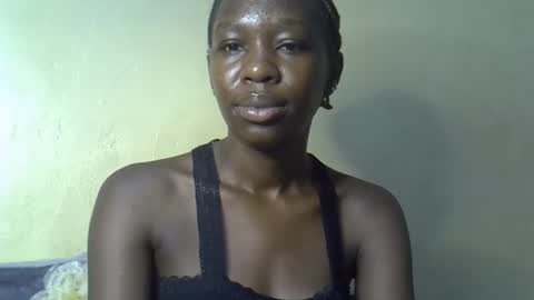 Snapshot of simplyloy33 chatting on 20, 5, 2026 simplyloy33 online show from 20, 5, 2026