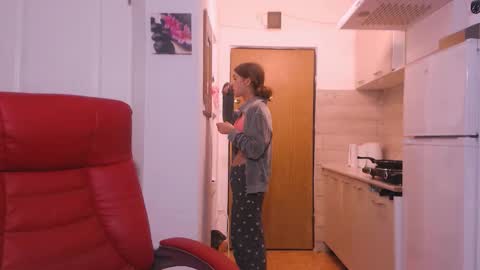 simyhvn online show from 2, 12, 2025