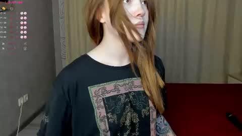 Snapshot of sinfulsmile_ chatting on 20, 6, 2026 Ivy online show from 20, 6, 2026