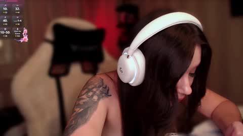 Ari online show from 9, 3, 2025