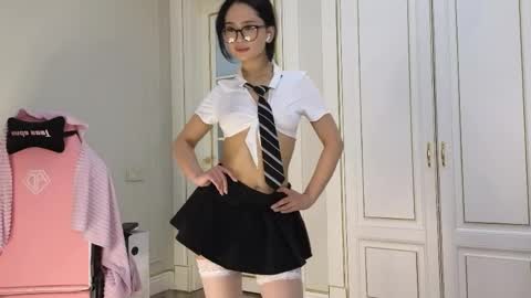 Snapshot of sinsemillaa chatting on 17, 5, 2026 Ellie online show from 17, 5, 2026