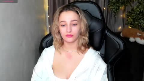 Sinty Noria online show from 4, 3, 2025