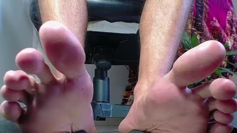 only foot                         worshipers here online show from 28, 12, 2024