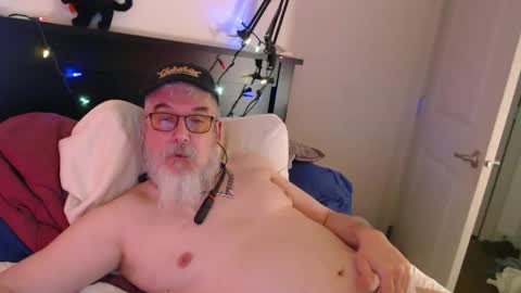 Snapshot of sirbeercan chatting on 24, 2, 2025 sir beer can the friendly hermit online show from 24, 2, 2025