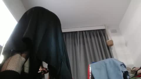 Snapshot of sissyboilooking chatting on 18, 2, 2025 RESPONDS WELL TO ... online show from 18, 2, 2025