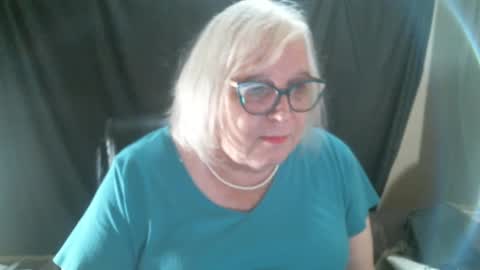 Snapshot of sissydianetx chatting on 4, 12, 2024 Sissy Diane online show from 4, 12, 2024