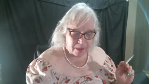 Snapshot of sissydianetx chatting on 4, 1, 2025 Sissy Diane online show from 4, 1, 2025
