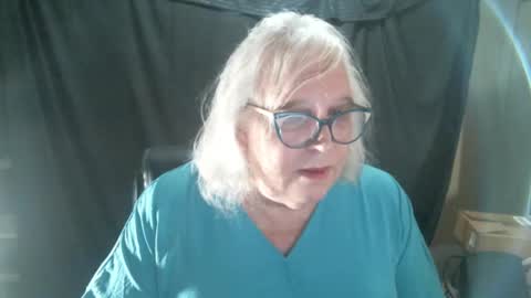 Snapshot of sissydianetx chatting on 3, 2, 2025 Sissy Diane online show from 3, 2, 2025