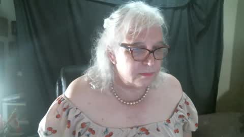 Snapshot of sissydianetx chatting on 10, 10, 2025 Sissy Diane online show from 10, 10, 2025