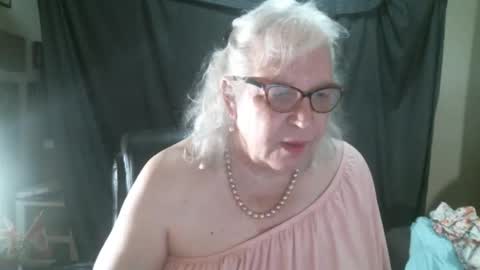 Snapshot of sissydianetx chatting on 12, 10, 2025 Sissy Diane online show from 12, 10, 2025