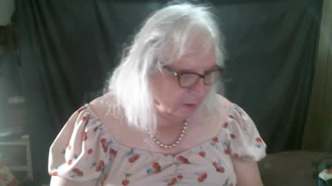 Snapshot of sissydianetx chatting on 18, 10, 2025 Sissy Diane online show from 18, 10, 2025