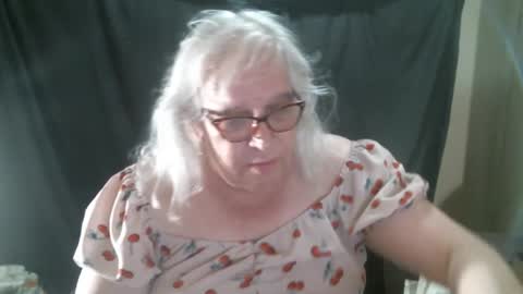 Snapshot of sissydianetx chatting on 15, 11, 2025 Sissy Diane online show from 15, 11, 2025