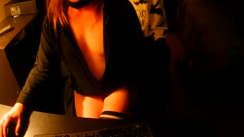 red online show from 17, 11, 2025