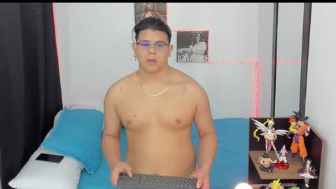 Snapshot of siul_bigcock chatting on 2, 12, 2024 Siul Thompson online show from 2, 12, 2024