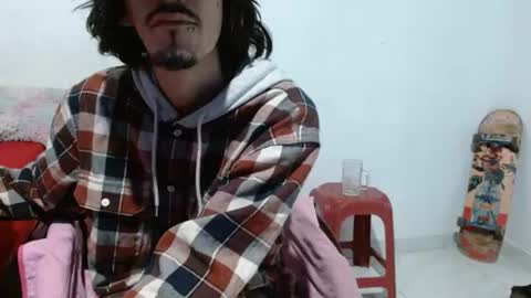 Snapshot of sk8sir chatting on 5, 7, 2026 sk8sir online show from 5, 7, 2026