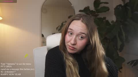 Snapshot of skarpio17 chatting on 12, 1, 2025 Im Scarlett ONLINE 5pm-10pm NYC time online show from 12, 1, 2025