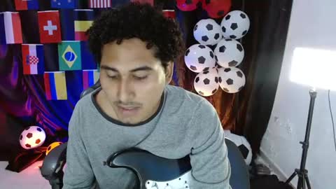 Snapshot of skart_bigcock chatting on 10, 7, 2026 Luciano online show from 10, 7, 2026